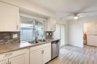 Photo #5: 6822947 Listing