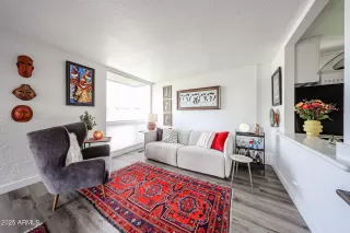 Photo #4: 6822953 Listing