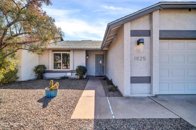 MLS: 6822995 Condo For Sale