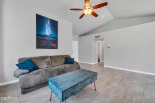 Photo #4: 6822995 Listing 