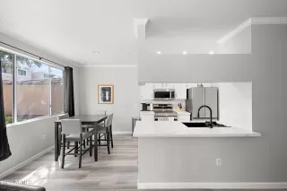 Photo #3: 6822999 Listing 