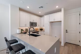 Photo #4: 6823058 Listing 