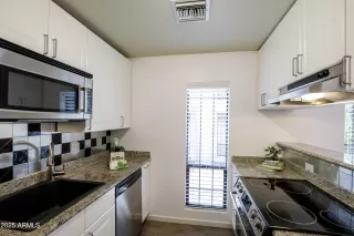 Photo #6: 6823115 Listing 