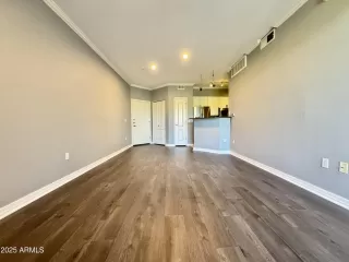 Photo #6: 6823252 Listing