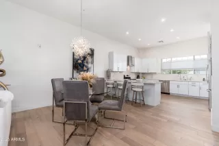 Photo #2: 6823285 Listing 