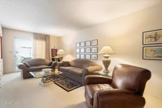 Photo #5: 6823392 Listing 