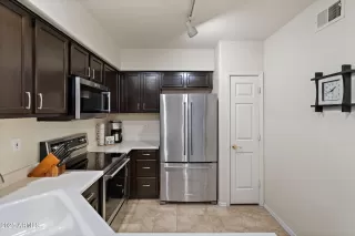 Photo #6: 6823471 Listing