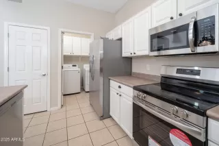 Photo #4: 6823491 Listing