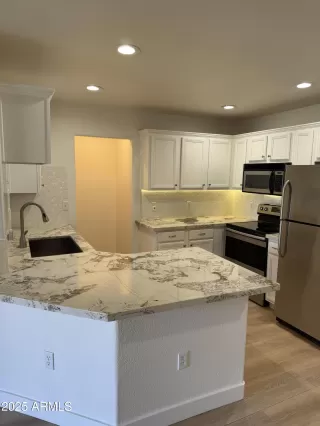 Photo #5: 6823506 Listing 