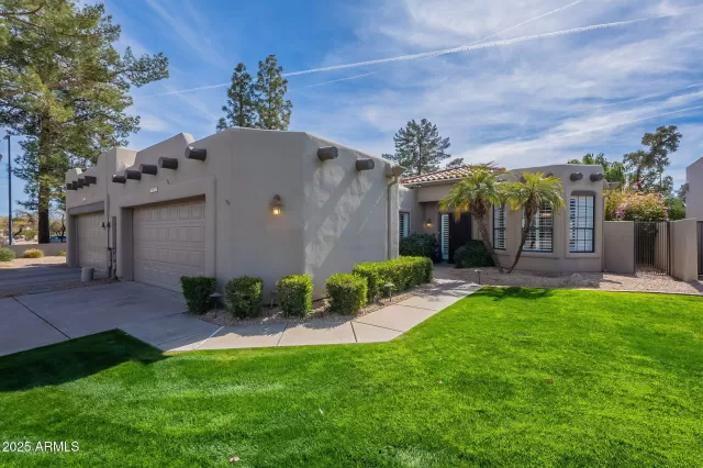 MLS: 6823619 Condo For Sale