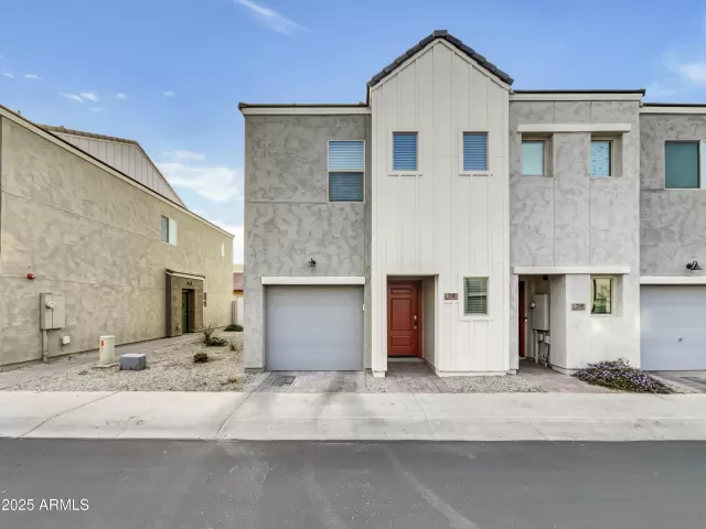 MLS: 6823860 Condo For Sale