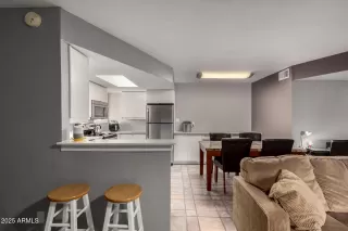 Photo #6: 6823866 Listing 