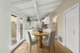 Photo #5: 6823929 Listing 