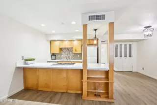 More Details about MLS # 6823987 : 2117 W PONTIAC DRIVE