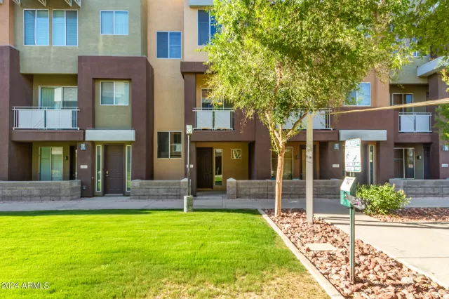 MLS: 6824011 Condo For Sale