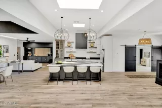 Photo #3: 6824096 Listing 