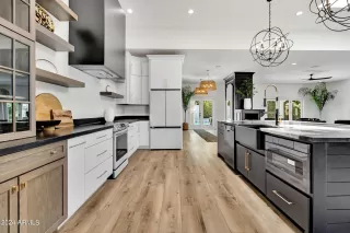 Photo #6: 6824096 Listing 