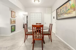 Photo #5: 6824203 Listing