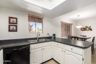 Photo #5: 6824220 Listing