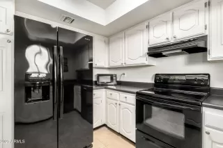 Photo #6: 6824220 Listing