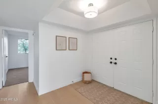 Photo #5: 6824357 Listing