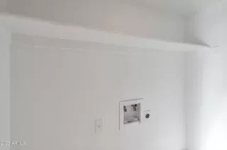 Photo #6: 6824357 Listing