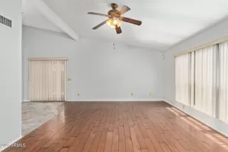 Photo #2: 6824382 Listing