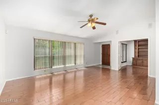 Photo #4: 6824382 Listing