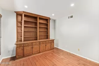 Photo #6: 6824382 Listing