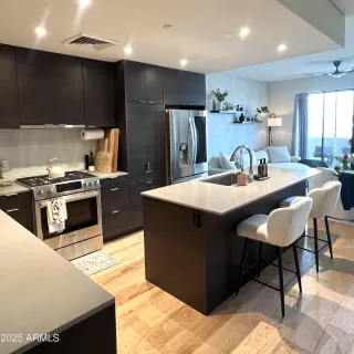 Photo #3: 6824500 Listing