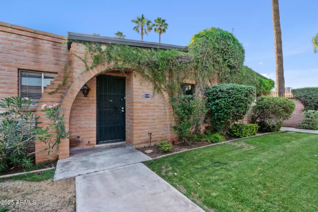 MLS: 6824590 Condo For Sale