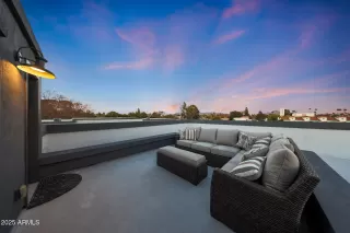 Photo #1: 6824762 Listing 