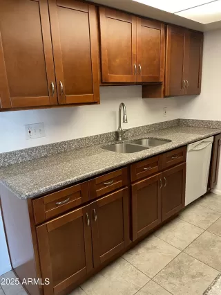 Photo #6: 6824804 Listing 