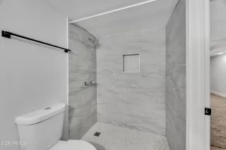 Photo #4: 6824901 Listing