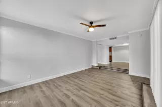 Photo #6: 6824901 Listing