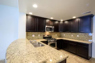 Photo #3: 6825201 Listing 