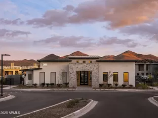 Photo #2: 6825230 Listing