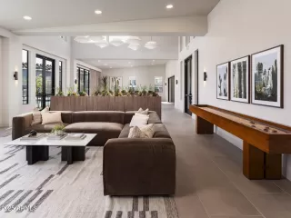 Photo #5: 6825230 Listing