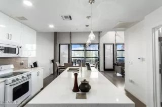 Photo #4: 6825352 Listing 