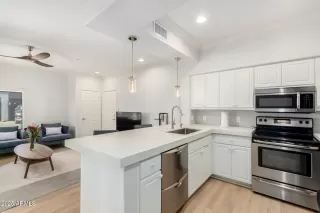 Photo #6: 6825481 Listing