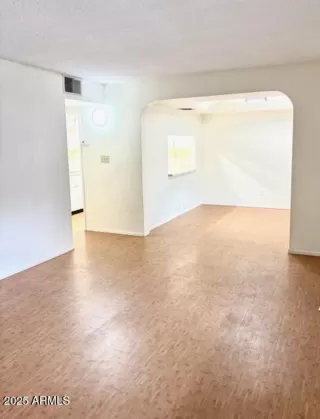 Photo #1: 6825881 Listing