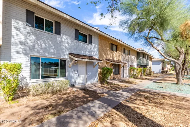 MLS: 6826131 Condo For Sale