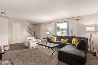 Photo #6: 6826131 Listing