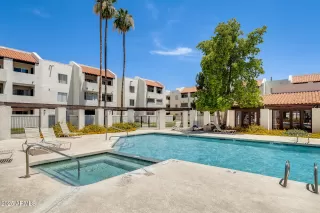 Photo #6: 6826155 Listing