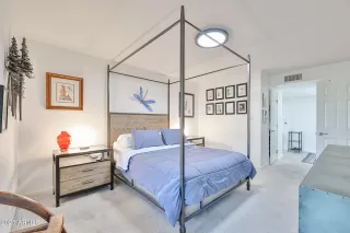 Photo #4: 6826200 Listing