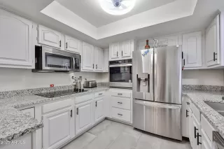 Photo #6: 6826200 Listing