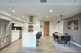 Photo #2: 6826214 Listing