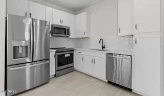 Photo #5: 6826281 Listing