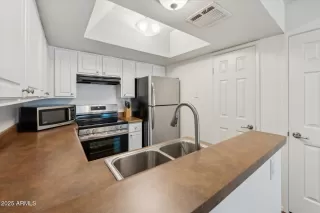 Photo #6: 6826580 Listing