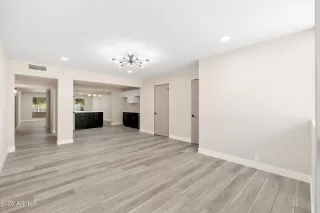 Photo #1: 6826628 Listing 